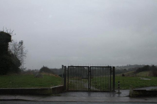 The entrance to Hiney Park, off the Carrickmacross Road